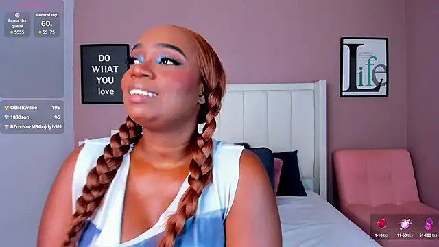 Britanymooree online show from 26, 9, 2025