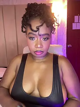 Snapshot of Britanymooree chatting on 13, 3, 2026 Britanymooree online show from 13, 3, 2026