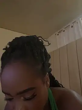 Snapshot of Britanymooree chatting on 20, 3, 2026 Britanymooree online show from 20, 3, 2026