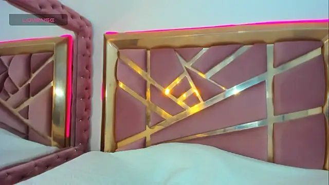 Snapshot of Britanymooree chatting on 8, 4, 2026 Britanymooree online show from 8, 4, 2026