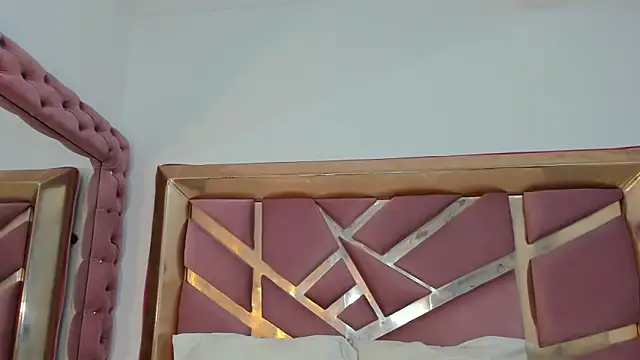 Snapshot of Britanymooree chatting on 23, 4, 2026 Britanymooree online show from 23, 4, 2026