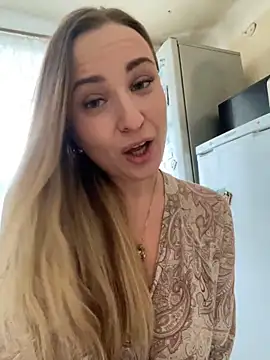 Snapshot of OlgaBuzzz chatting on 10, 12, 2024 OlgaBuzzz online show from 10, 12, 2024