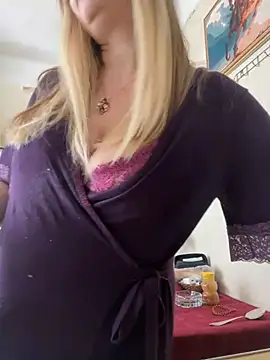 Snapshot of OlgaBuzzz chatting on 10, 2, 2025 OlgaBuzzz online show from 10, 2, 2025