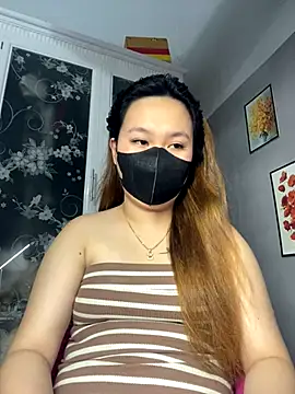 Snapshot of Odette68 chatting on 21, 9, 2025 Odette68 online show from 21, 9, 2025