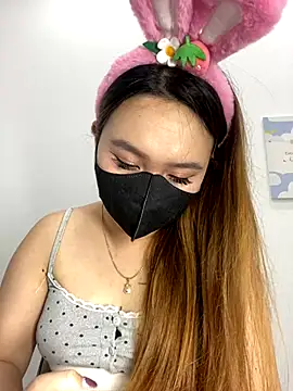 Snapshot of Odette68 chatting on 23, 10, 2025 Odette68 online show from 23, 10, 2025