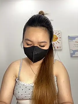 Snapshot of Odette68 chatting on 24, 10, 2025 Odette68 online show from 24, 10, 2025