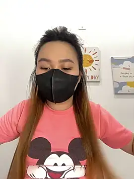 Snapshot of Odette68 chatting on 27, 10, 2025 Odette68 online show from 27, 10, 2025