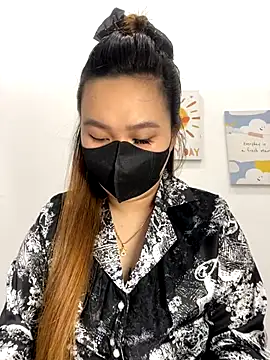 Snapshot of Odette68 chatting on 30, 10, 2025 Odette68 online show from 30, 10, 2025