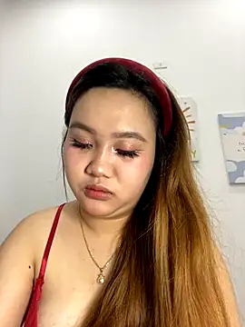 Snapshot of Odette68 chatting on 4, 11, 2025 Odette68 online show from 4, 11, 2025