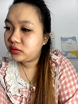 Snapshot of Odette68 chatting on 5, 11, 2025 Odette68 online show from 5, 11, 2025