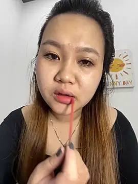 Snapshot of Odette68 chatting on 14, 11, 2025 Odette68 online show from 14, 11, 2025