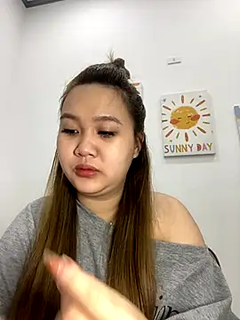 Snapshot of Odette68 chatting on 23, 11, 2025 Odette68 online show from 23, 11, 2025