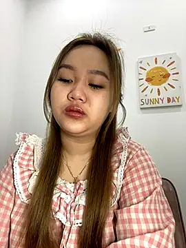 Snapshot of Odette68 chatting on 27, 11, 2025 Odette68 online show from 27, 11, 2025