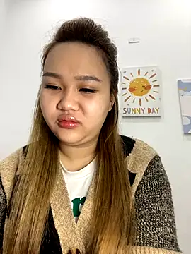 Snapshot of Odette68 chatting on 2, 12, 2025 Odette68 online show from 2, 12, 2025