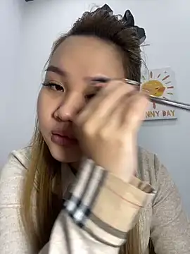 Snapshot of Odette68 chatting on 4, 12, 2025 Odette68 online show from 4, 12, 2025