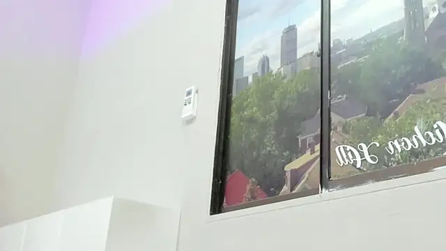 Littleolivia  online show from 11, 2, 2025