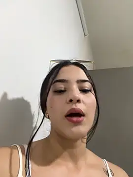 Veronica isaza   online show from 2, 12, 2025