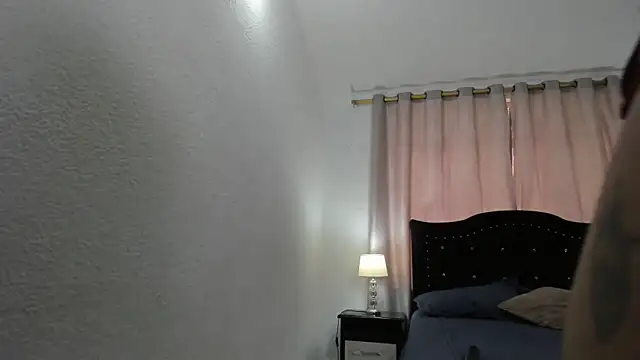 Snapshot of Debora_brown chatting on 6, 1, 2025 Debora brown online show from 6, 1, 2025