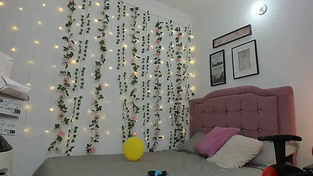 Snapshot of Debora_brown chatting on 11, 1, 2025 Debora brown online show from 11, 1, 2025