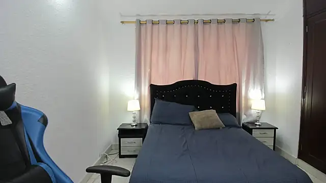 Snapshot of Debora_brown chatting on 8, 3, 2025 Debora brown online show from 8, 3, 2025