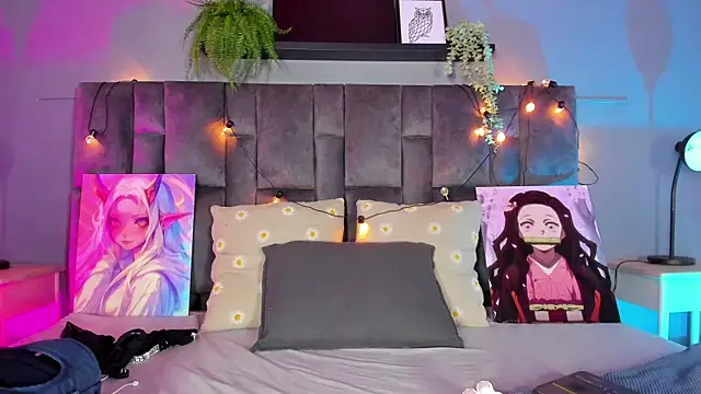 AmbarHills 1 online show from 17, 4, 2026