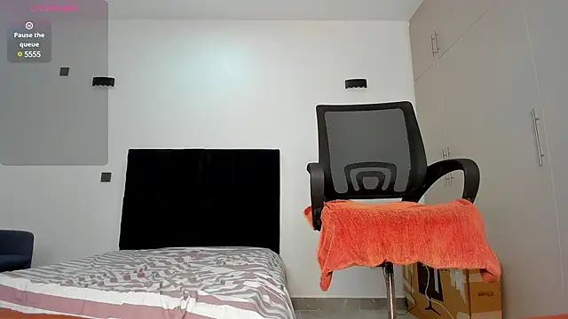 Big booty quuen online show from 19, 2, 2025