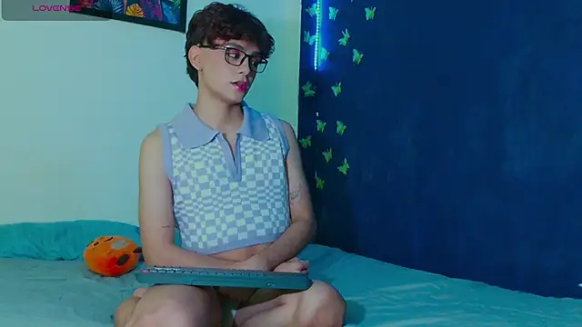 arnold laurent  online show from 15, 12, 2025