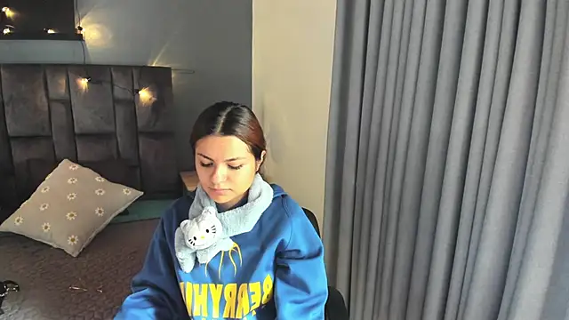 Snapshot of AbbyWathson chatting on 18, 9, 2025 AbbyWathson online show from 18, 9, 2025