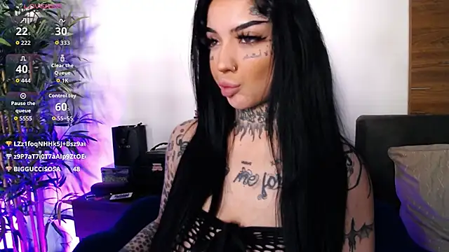Snapshot of CreamyInkky_ chatting on 23, 4, 2026 CreamyInkky online show from 23, 4, 2026