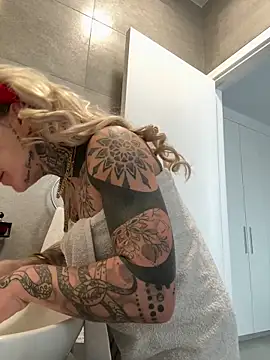 Divina X  online show from 16, 4, 2026