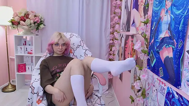 Coconut Mia online show from 9, 10, 2025