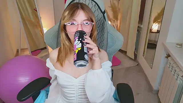 Coconut Mia online show from 11, 6, 2026