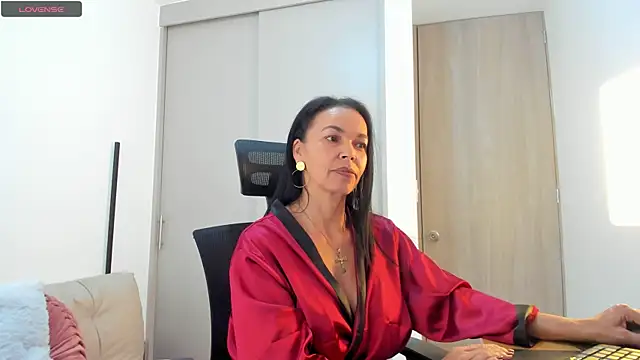 Snapshot of Evawalker_ chatting on 12, 9, 2025 Evawalker online show from 12, 9, 2025