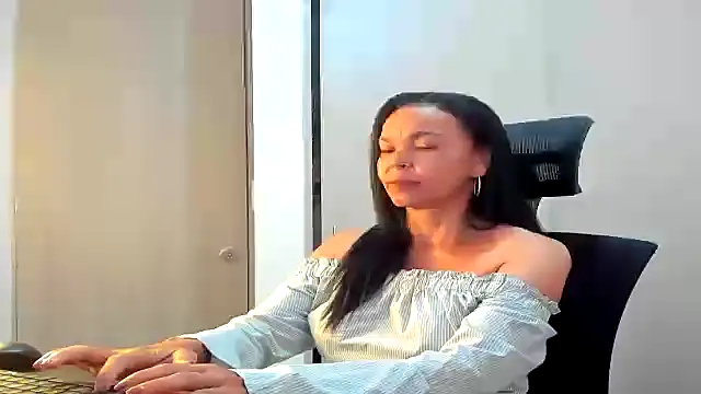 Snapshot of Evawalker_ chatting on 30, 9, 2025 Evawalker online show from 30, 9, 2025