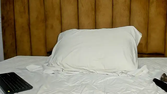 Snapshot of Daphne81_ chatting on 5, 1, 2025 Daphne81  online show from 5, 1, 2025