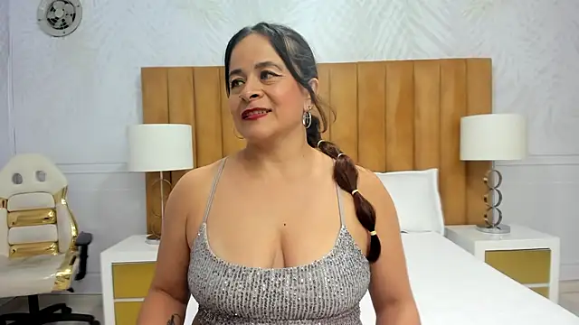 Snapshot of Daphne81_ chatting on 6, 2, 2025 Daphne81  online show from 6, 2, 2025