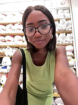 Snapshot of SavannahWildee chatting on 6, 2, 2025 SavannahWildee online show from 6, 2, 2025