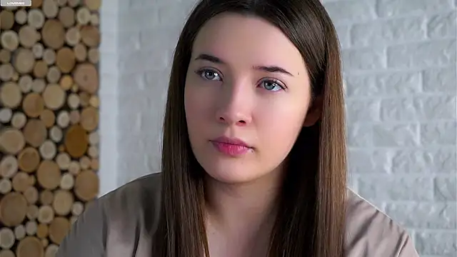 Snapshot of LowOncoming chatting on 6, 2, 2026 LowOncoming online show from 6, 2, 2026