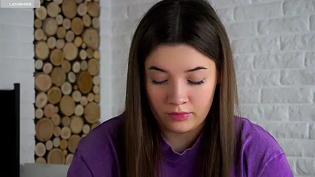 Snapshot of LowOncoming chatting on 16, 2, 2026 LowOncoming online show from 16, 2, 2026