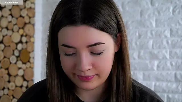 Snapshot of LowOncoming chatting on 1, 3, 2026 LowOncoming online show from 1, 3, 2026