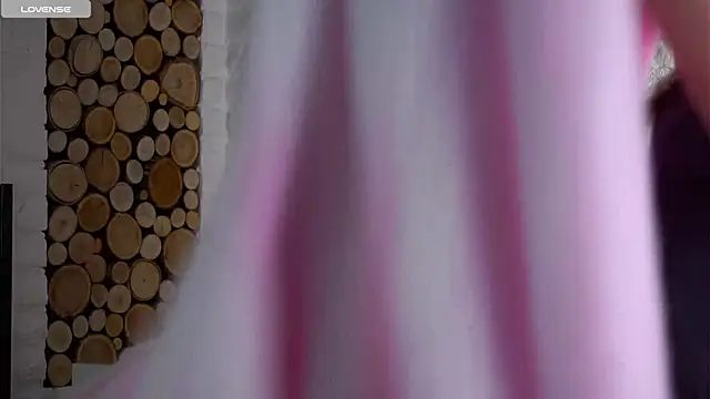 Snapshot of LowOncoming chatting on 3, 3, 2026 LowOncoming online show from 3, 3, 2026