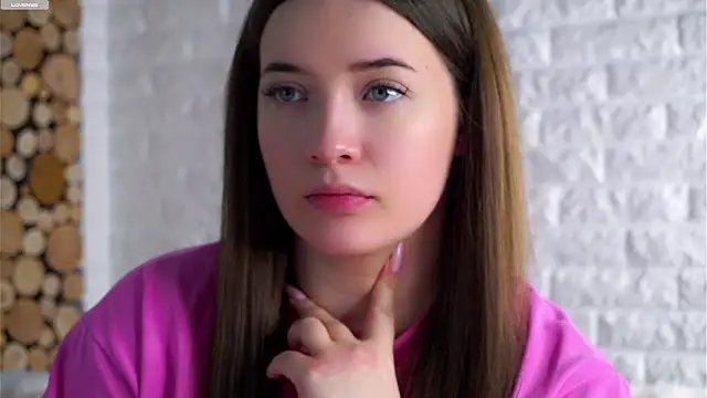 Snapshot of LowOncoming chatting on 13, 3, 2026 LowOncoming online show from 13, 3, 2026