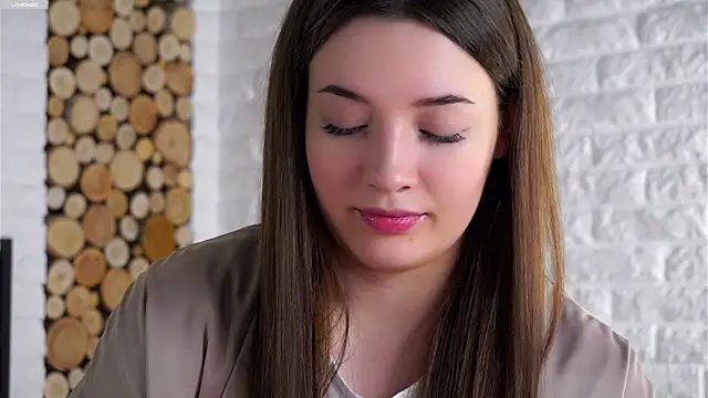 Snapshot of LowOncoming chatting on 14, 3, 2026 LowOncoming online show from 14, 3, 2026