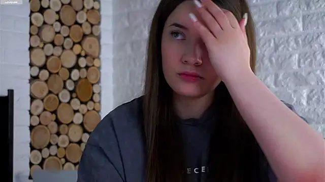 Snapshot of LowOncoming chatting on 20, 3, 2026 LowOncoming online show from 20, 3, 2026