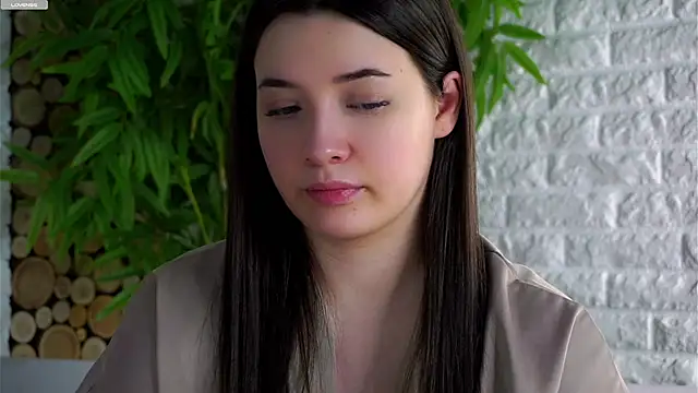 Snapshot of LowOncoming chatting on 26, 3, 2026 LowOncoming online show from 26, 3, 2026