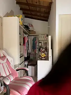  MadiLee  online show from 4, 1, 2025