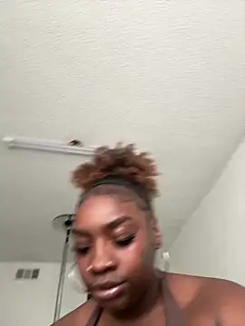 Snapshot of LillShayy chatting on 10, 2, 2026 LillShayy online show from 10, 2, 2026