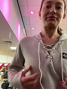 Pollypearson online show from 22, 1, 2025