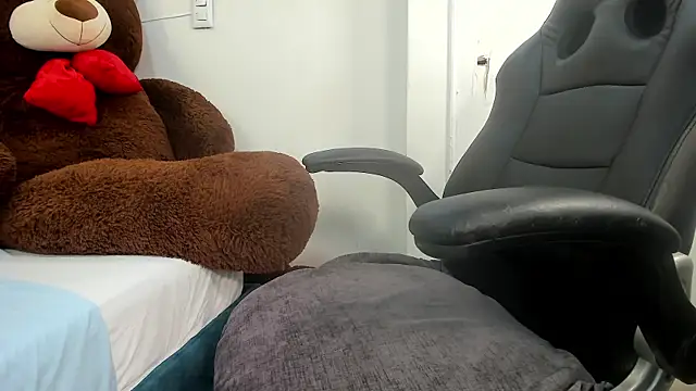 Snapshot of karina_mason chatting on 29, 10, 2025 karina mason online show from 29, 10, 2025