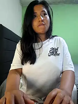 Snapshot of yuliparis chatting on 5, 12, 2024 yuliparis online show from 5, 12, 2024